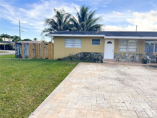Building Photo - 7950 SW 5th St Unit 7950 Rental