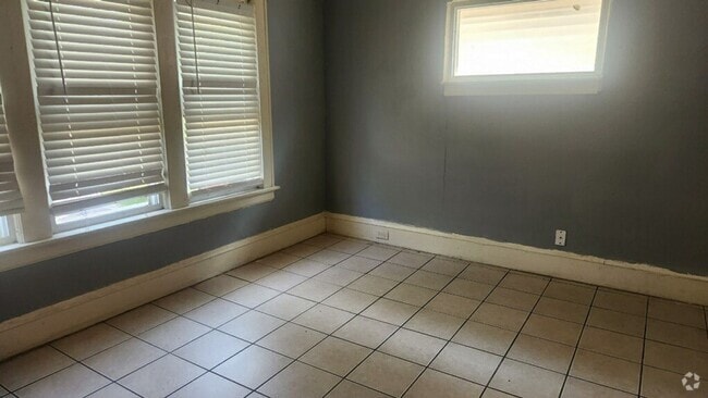 Building Photo - 2755-2757 N 33rd St. Rental