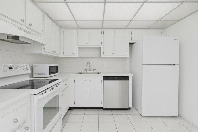 Photo - 1300 NE Miami Gardens Dr Unit 219E