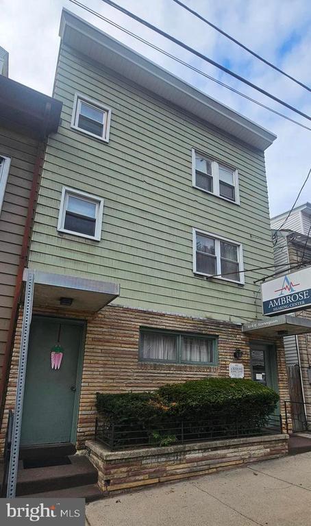 Building Photo - 434 E Norwegian St Rental
