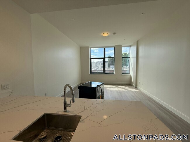 Photo - 1079 Commonwealth Ave Unidad 236