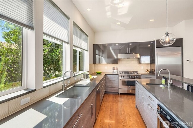 Photo - 3bd/2.5ba Seattle Home