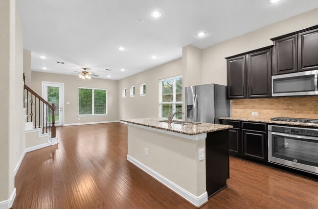 Photo - 22503 Miramar Bend Dr
