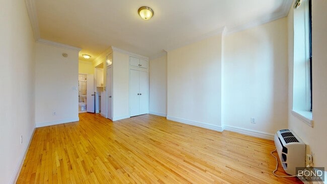 Building Photo - 210 E 83rd St Unit 5D Rental