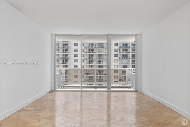 Building Photo - 5700 Collins Ave Unit 10D Rental