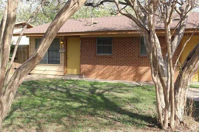 Building Photo - 1705 Walnut St Rental