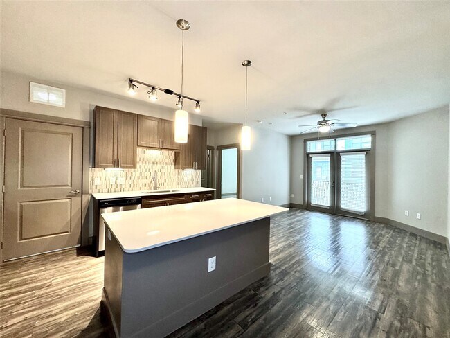 Photo - 5454 Washington Ave Unit 3215