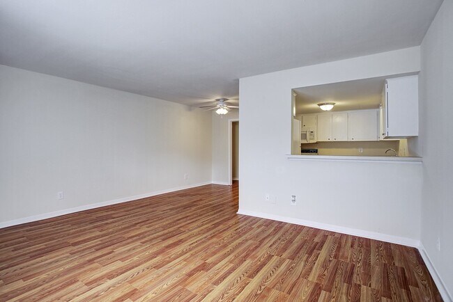 Photo - 1624 Marshall St Unit 4