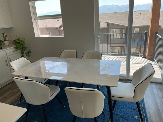 Comedor con vista a Timpanogos - 2479 Wildwood Ln