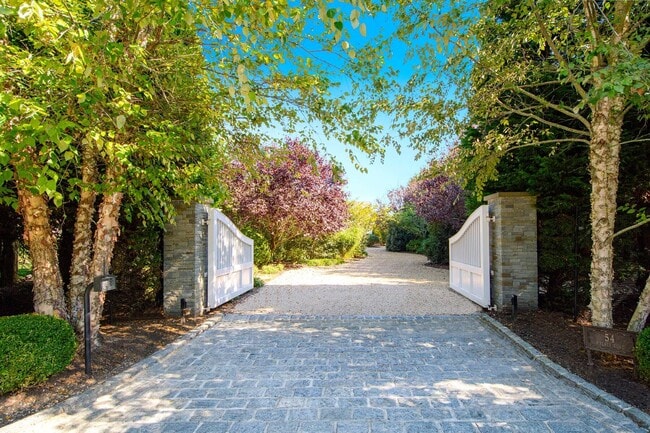 Photo - 54 Halsey Rd