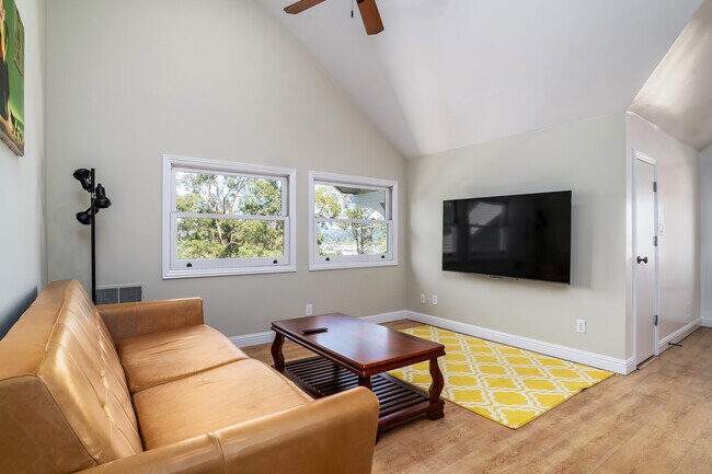 Photo - 110 Altena St Unit C
