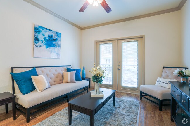 Living Room - The Lynx