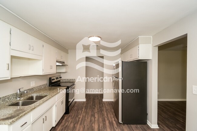 Photo - 2518 E 5th St