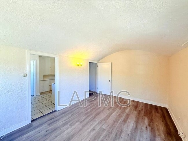 Photo - 4024-4026 York Blvd.