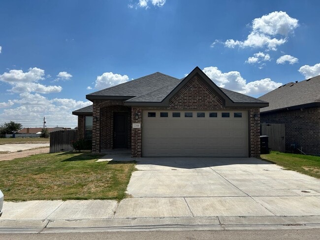 Building Photo - Beautiful Home is Desert Ridge