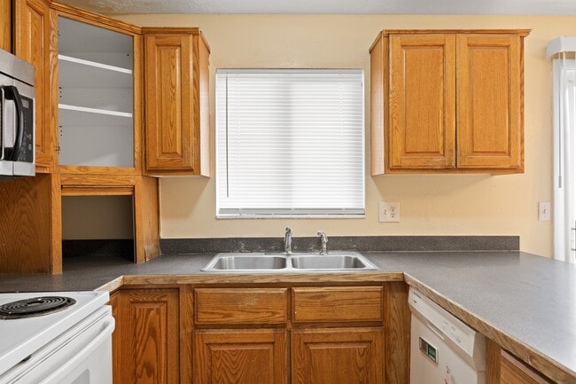 Photo - 3661 S 6830 W