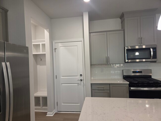 Photo - 1507 Everton Ave