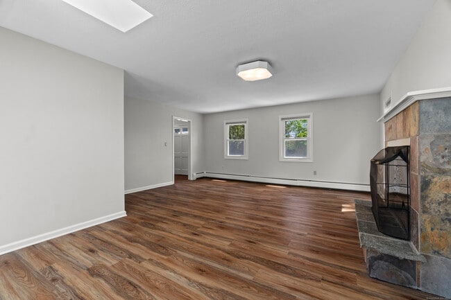 Photo - 671 Cornwall Ave Unit 1