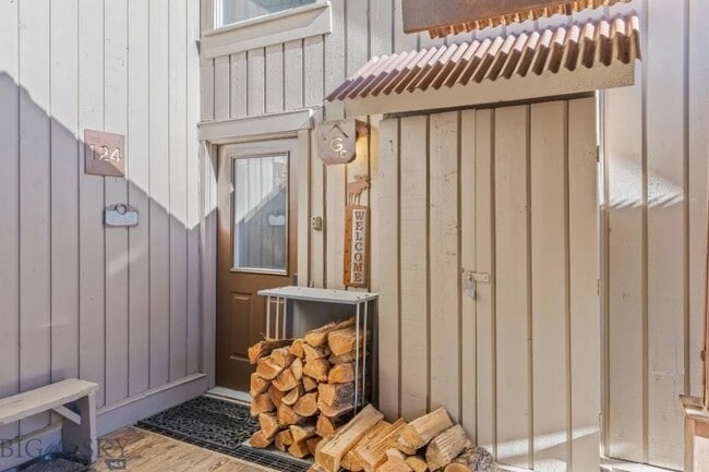 Building Photo - 2575 Curley Bear Rd