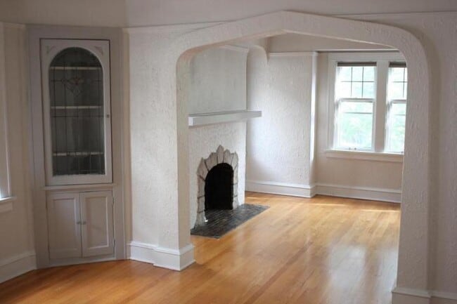 Photo - 1614 E Newton Ave