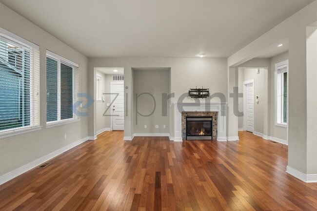 Photo - 18232-18236 36 Ave SE