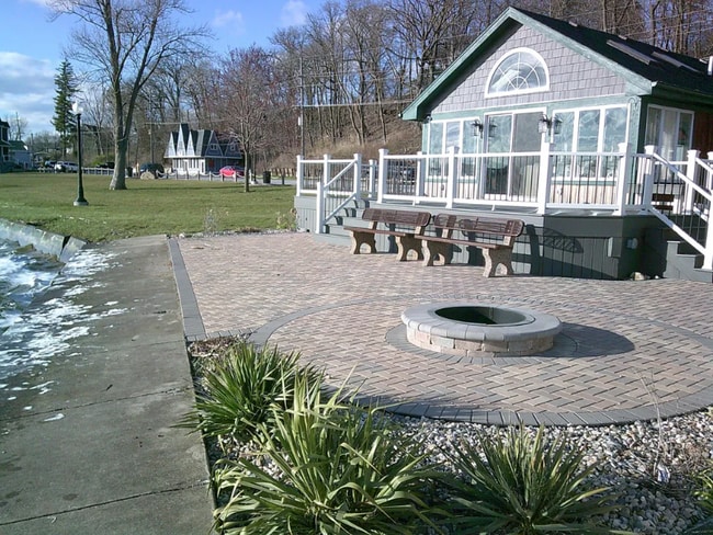 Photo - 7405 Lake Shore Dr