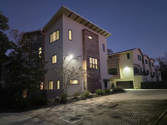 Photo - FOR RENT 3 bed, 3.5 bath, 3 level brand new condo