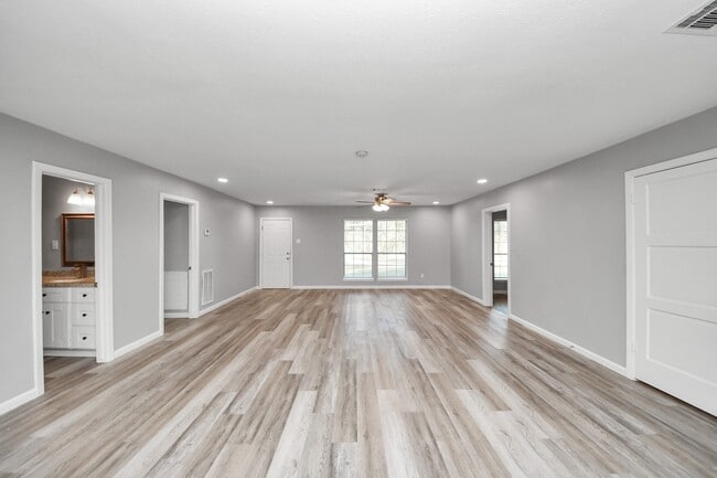 Photo - 7922 Sheree St