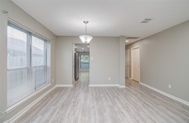 Photo - 2005 Village Park Dr