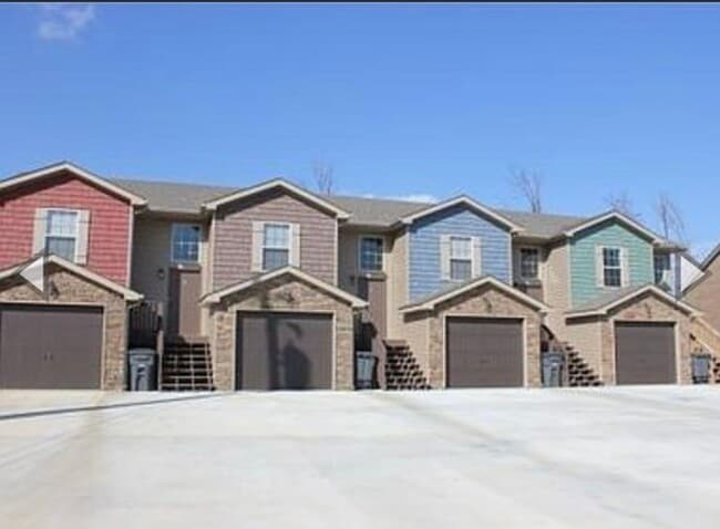 Everything You Need. All Right Here!!!! - Everything You Need. All Right Here!!!! Townhome