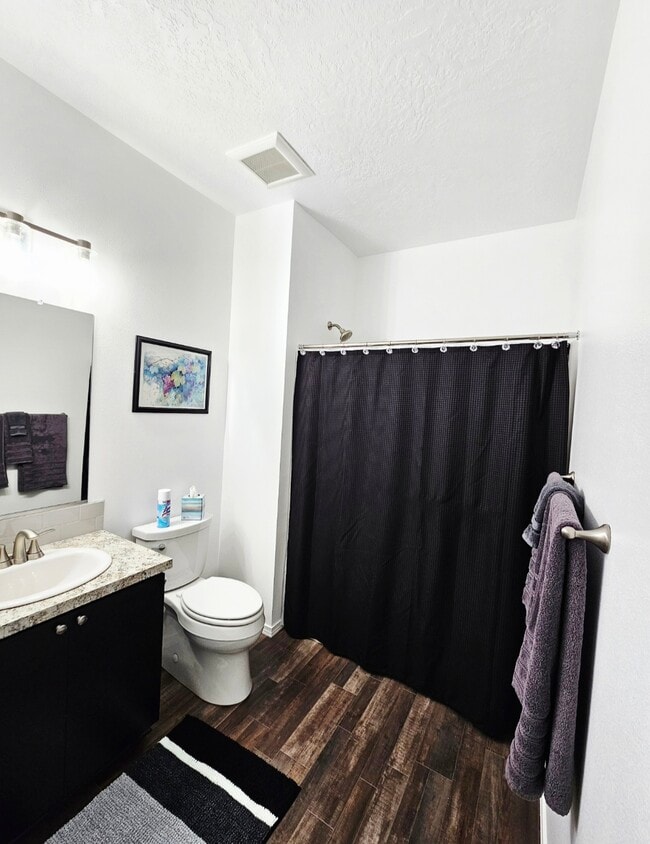 Photo - 203 Maven Wy