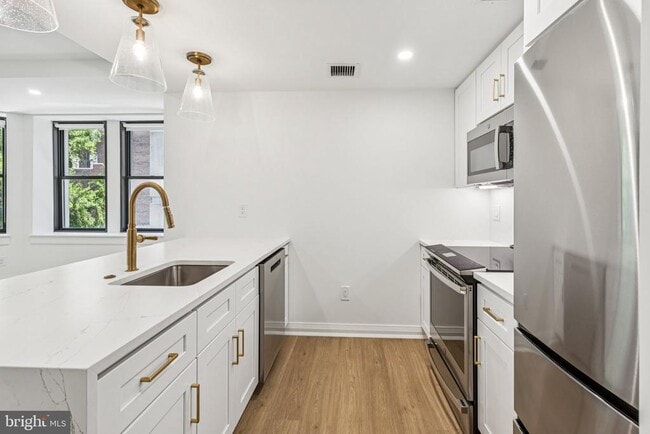 Photo - 135 S 19th St Unidad 309