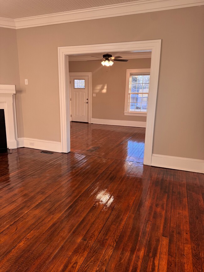 Photo - 612 Chesnut St