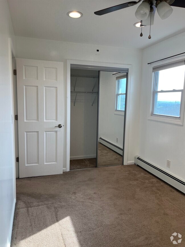Building Photo - 1617 74th St Rental