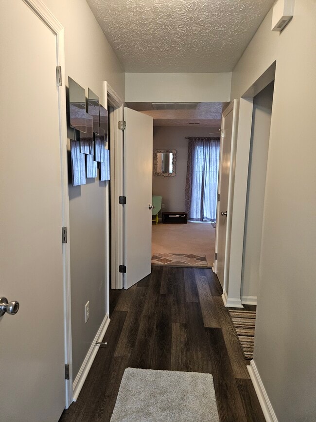 Photo - 309 Crestwood Ct