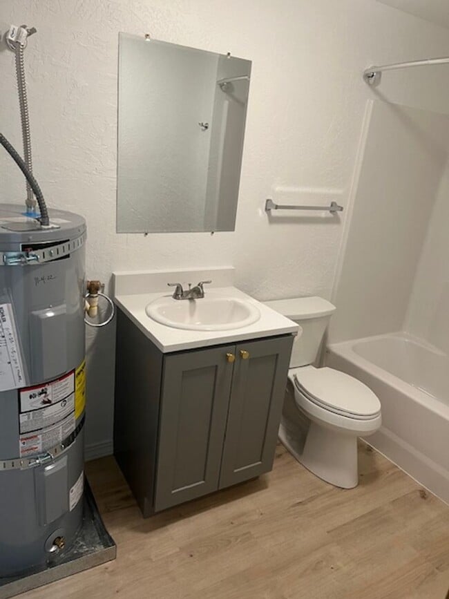 Photo - 201 S Tower Ave Unidad Tower Ave