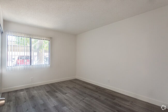 2BR,2BA - 945SF- Bedroom