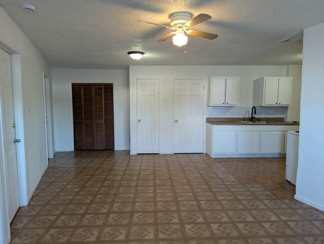 Photo - 201 W 1st St Unit 1