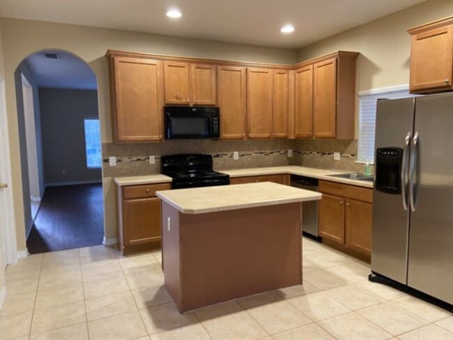 Spacious 4/2 in a Great Community!