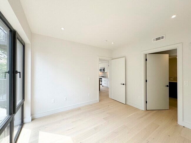 Photo - 1 Nevins Hill Way Unidad 606