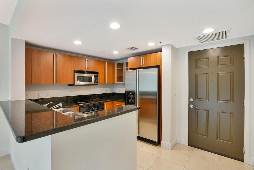 Photo - 610 Clematis St