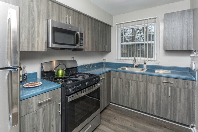 2HAB, 1BA - 1,000 ft²