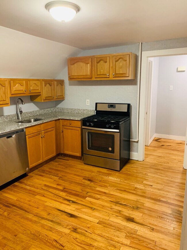 Photo - 38 Concord St Unit 3rd Fl
