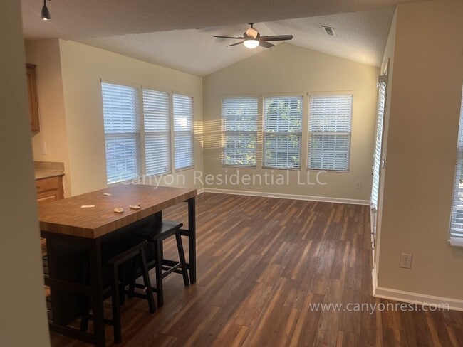 Photo - Beautiful 3b Room!Move in ready!