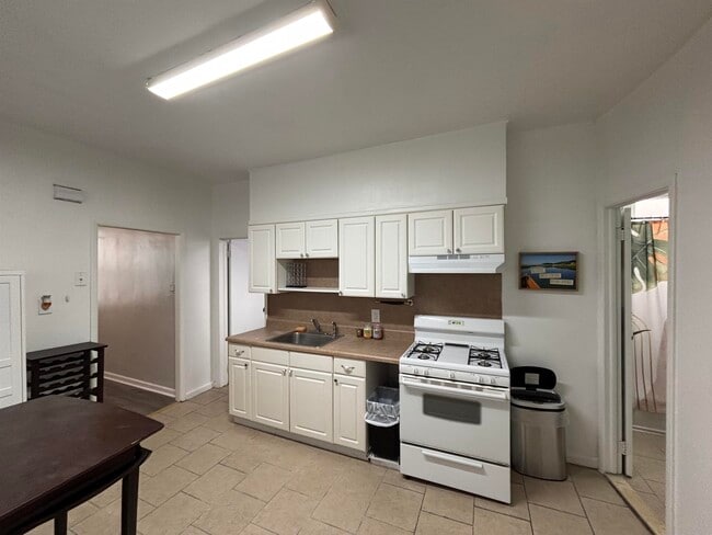 66 Cottage St Unit 3