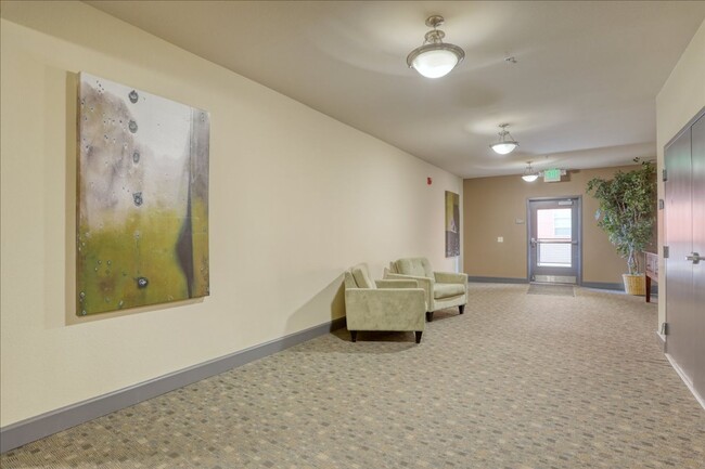 Photo - Gorgeous 2Bed/2Bath Condo in Vantage Point!