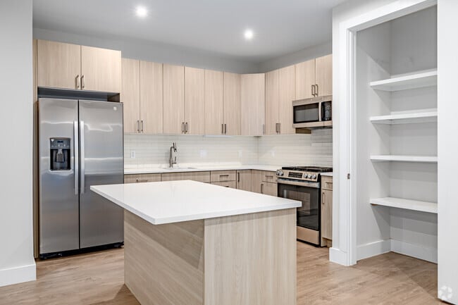 2BR, 1BA - 1099SF - Kitchen