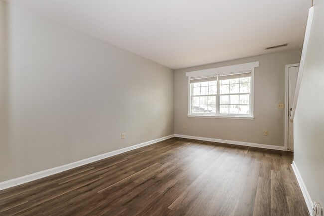 Photo - 835 Von Kolnitz Rd