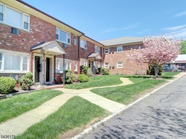 Photo - 365 Bloomfield Ave