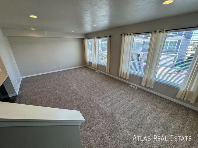 Photo - 2530 W Knights Ln